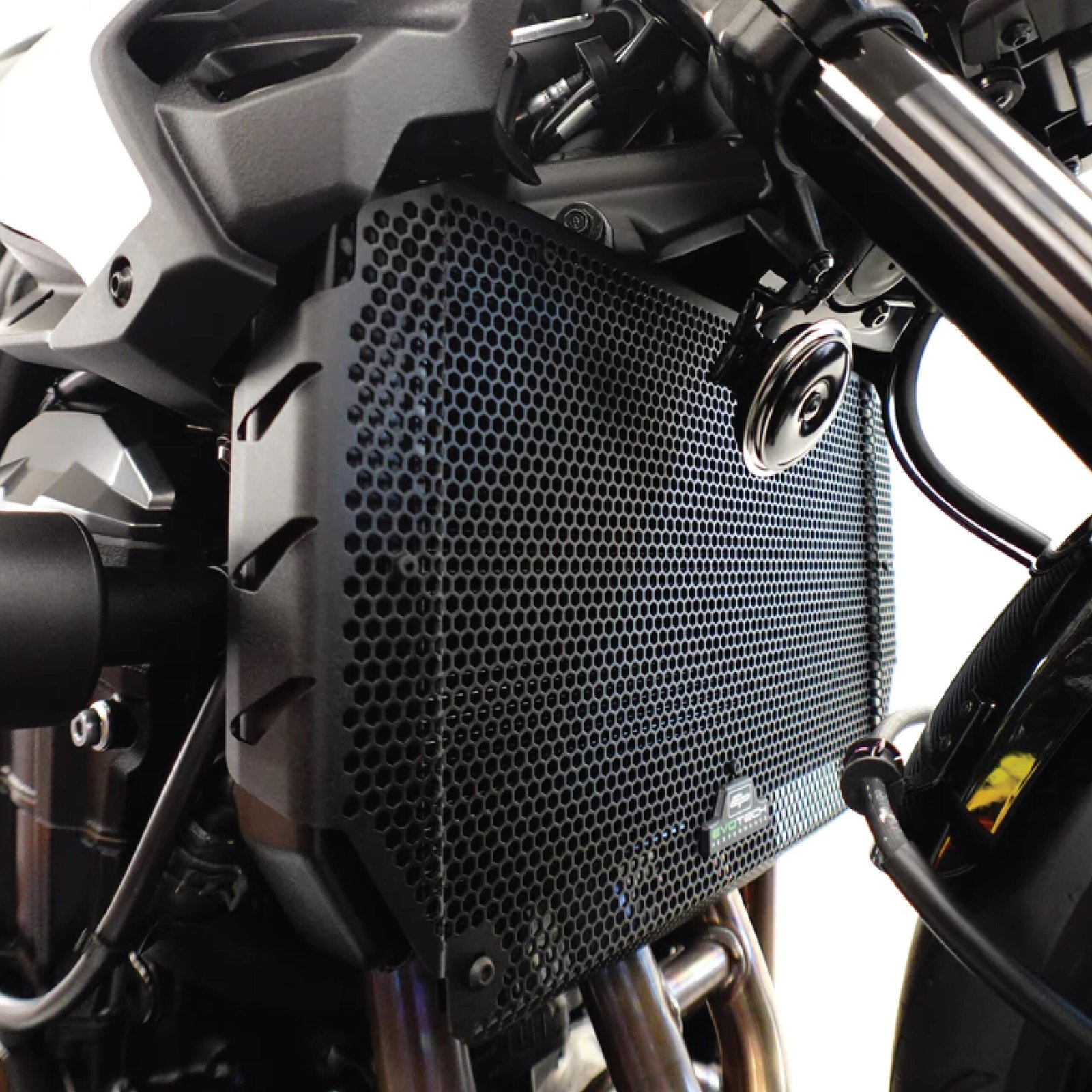 KAWASAKI Z900 (25+ REAR FORK PROTECTOR EVOTECH PERFORMANCE – PRN018157 - Image 2