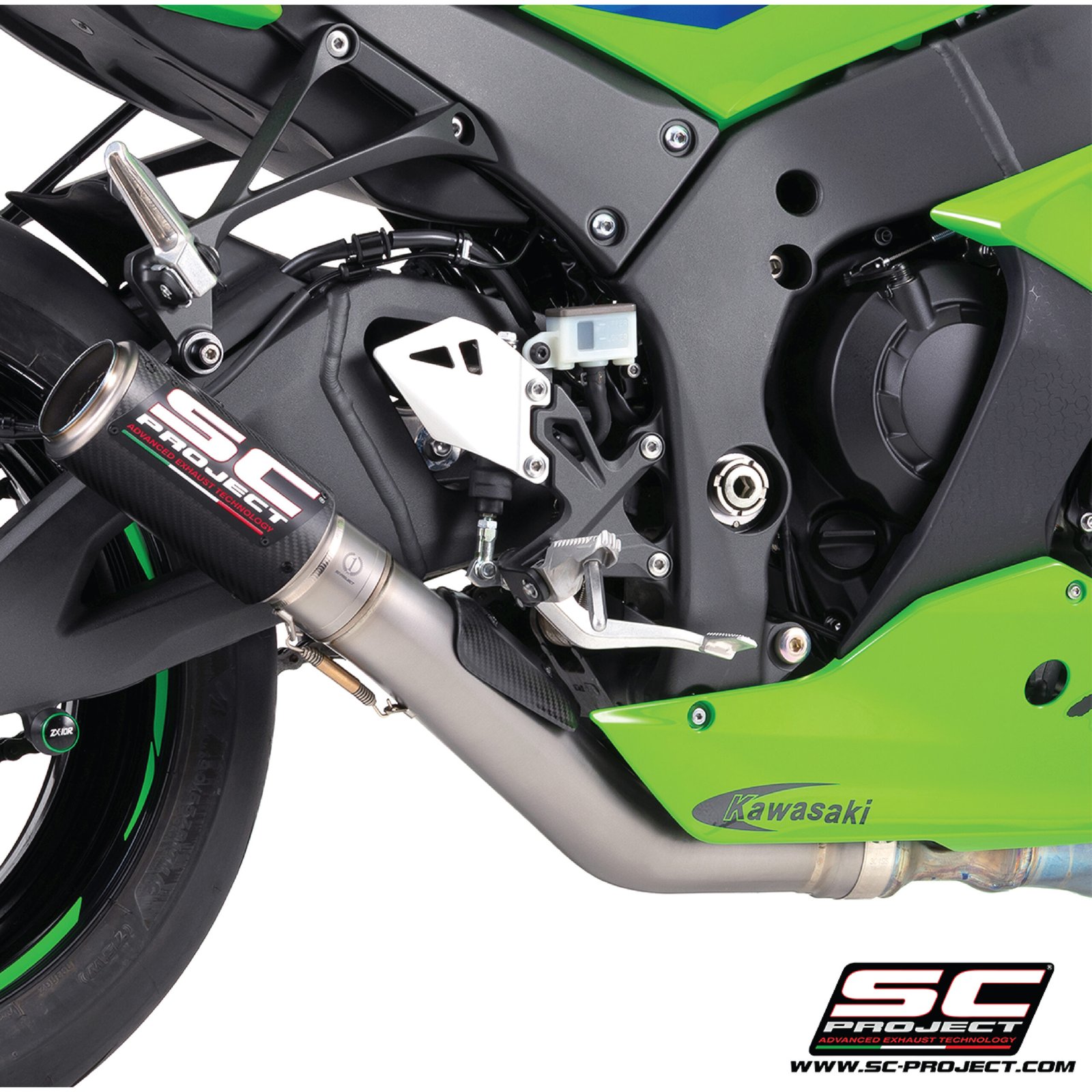 KAWASAKI NINJA ZX10R SC-PROJECT CRT (26+ CARBON FIBER SLIP-ON EXHAUST WITH DE-CAT LINK PIPE – K47A-DET36C - Image 4
